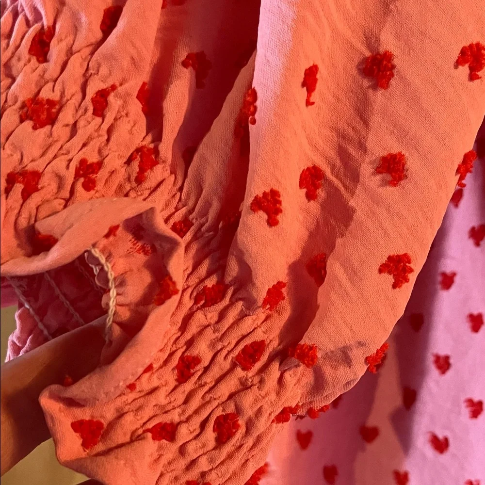 Chic Pink Heart Pattern Blouse - Picture 4 of 5